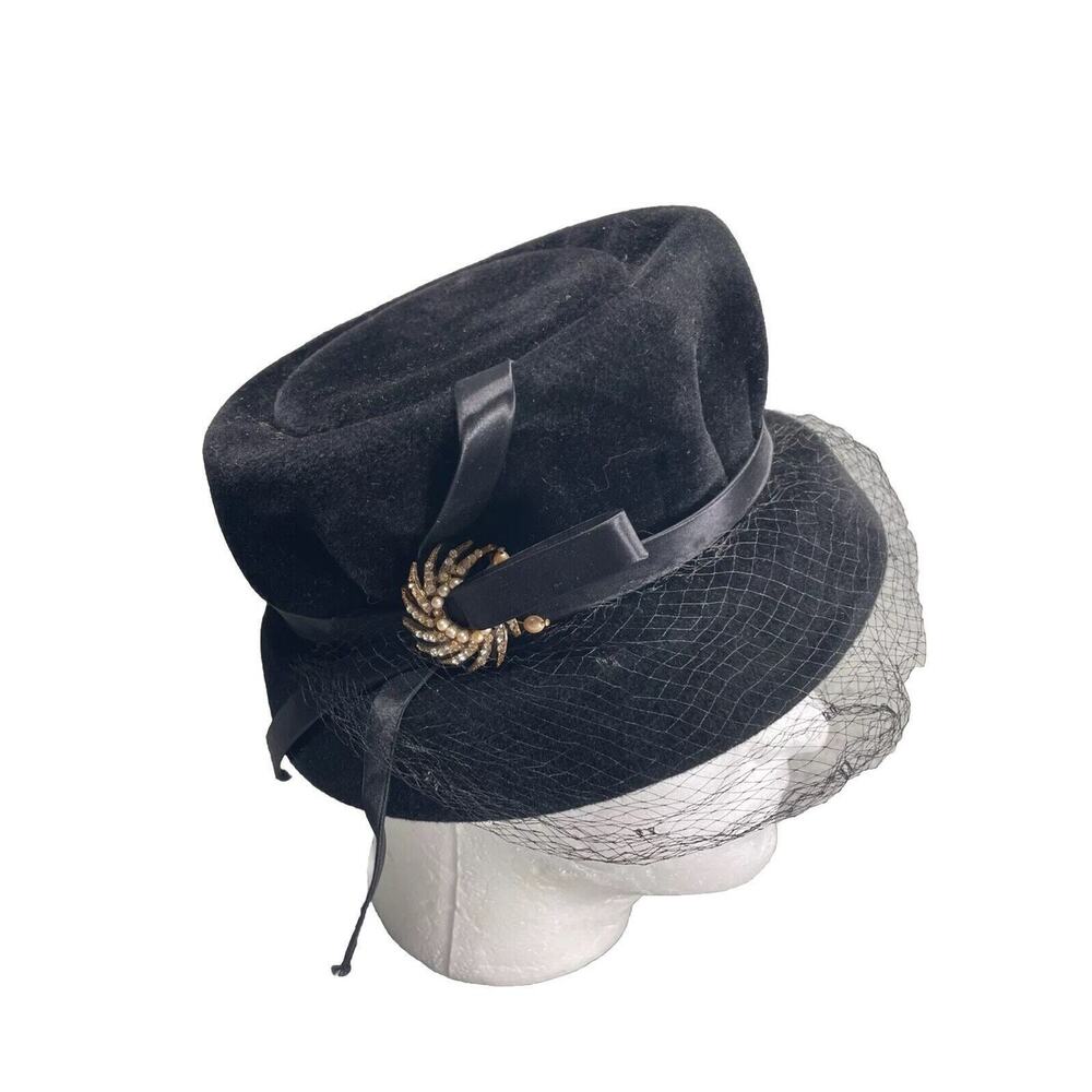 VTG Union Made Black Pillbox Hat with Brooch & Veil Wool Made in Italy